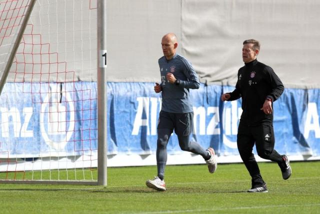 场内外的决 场内外的决