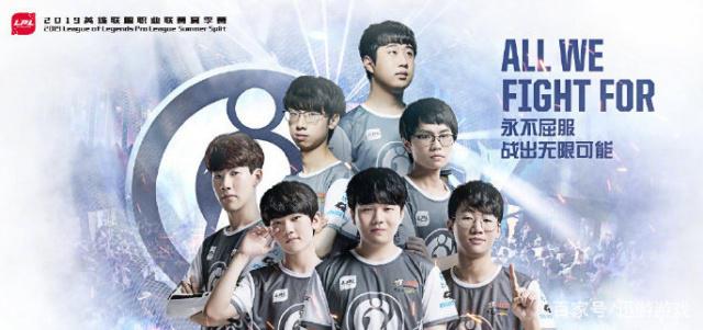 篮球场上的 篮球场上的